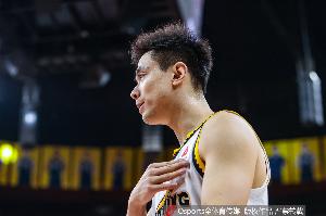 星空体育在线入口-沈阳日报：晋级4强在望 辽篮松懈不得