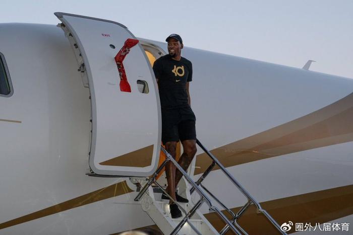 星空体育在线入口-NBA共有17位球星拥有私人飞机，谁的飞机价格最昂贵？