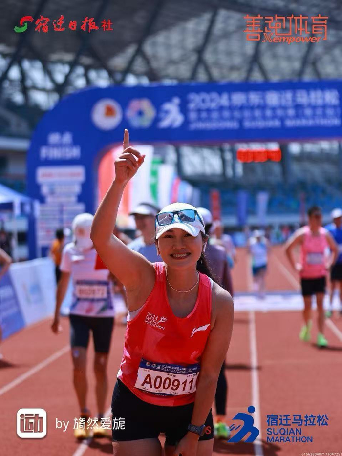 星空体育在线入口-官兔护航·畅跑迁马丨薛露：用责任与热爱领跑家乡赛道|跑步|马拉松|官方|宿迁|成绩_新浪新闻
