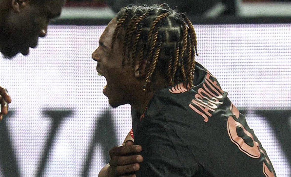 星空体育在线入口-可惜！利物浦1亿欧签2大新星中卫均赛季报销，因3000万镑错过格伊